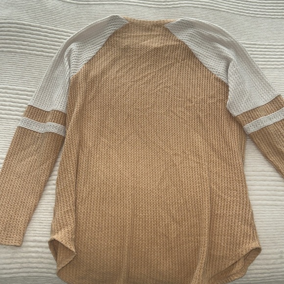 American Eagle Sweater - Picture 2 of 3